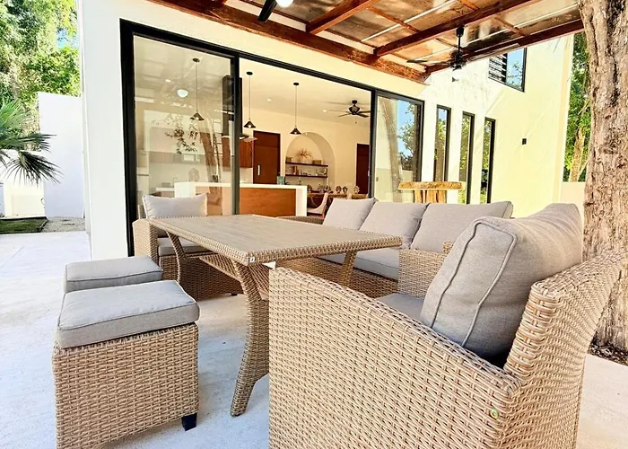 De Lujo Con Alberca Privada Y Amplio Jardín